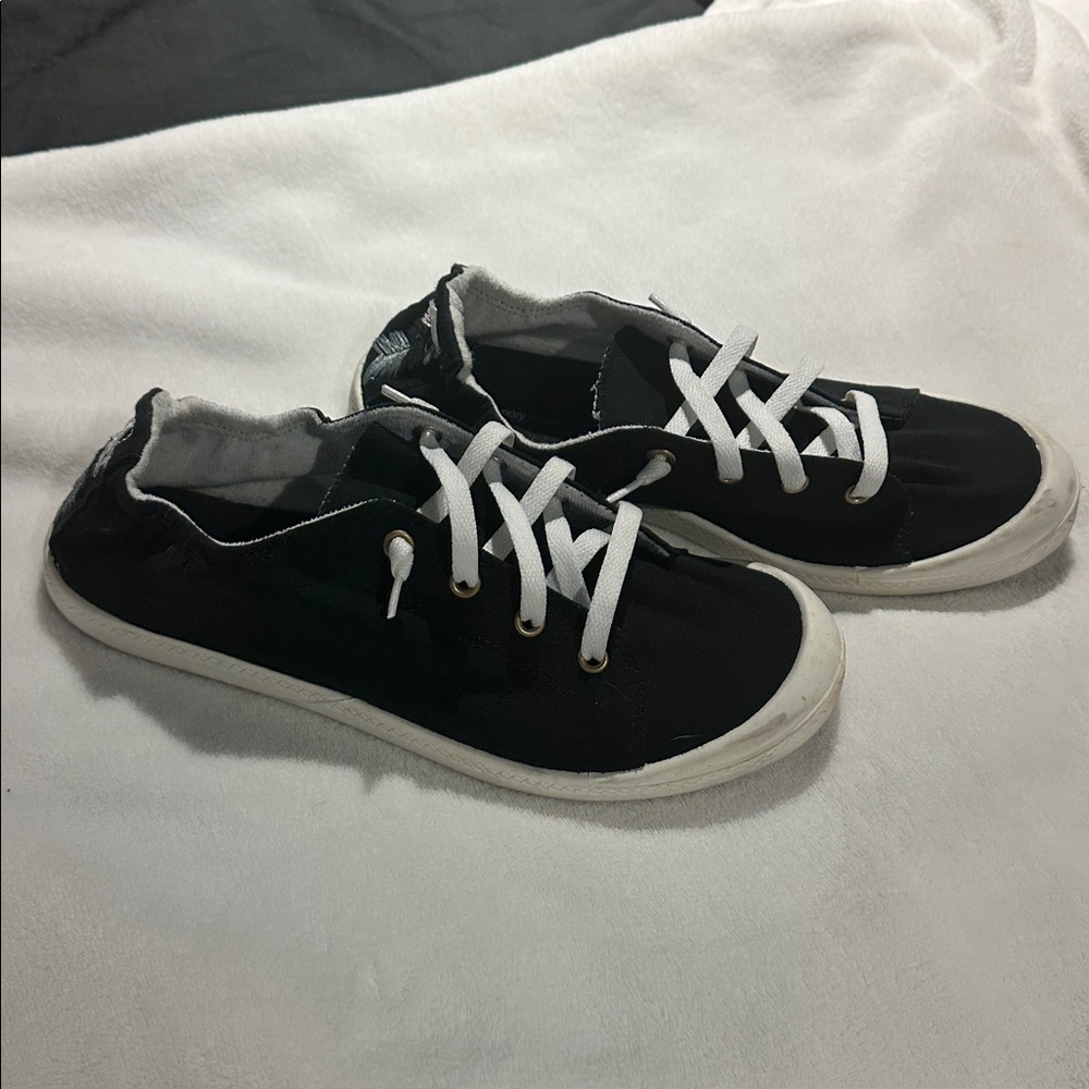 Time and Tru Black Canvas Sneakers